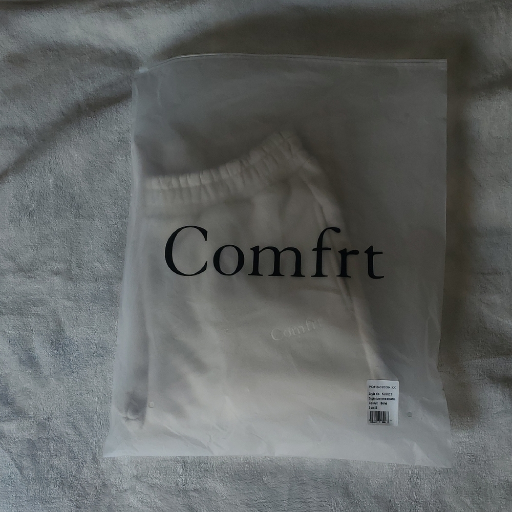Comfrt White Sweatpants